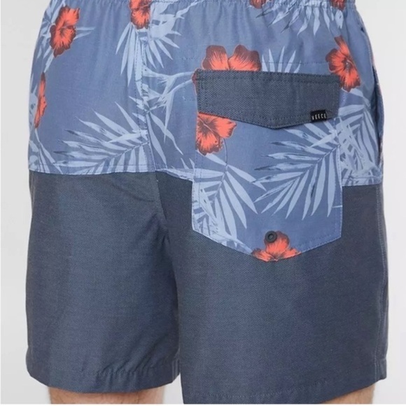Veece Springer Floral Stretch
Boardshort - Men's Swimwear size XLARGE - Picture 4 of 12